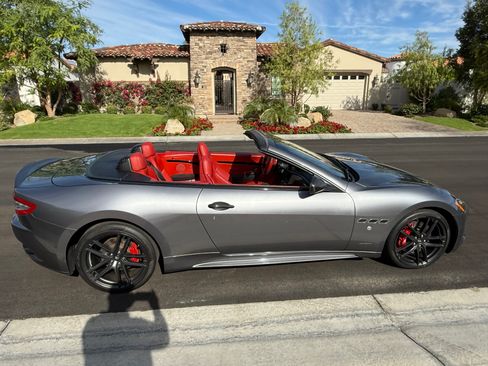 Used 2017 Maserati GranTurismo Sport image 1