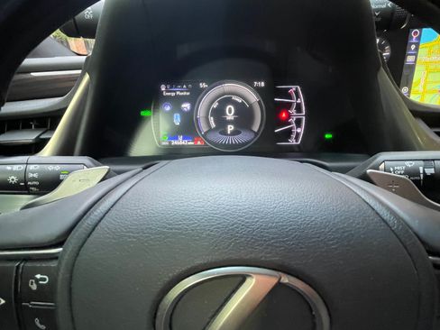 Used 2020 Lexus ES 300h w/ Premium Package FWD image 11