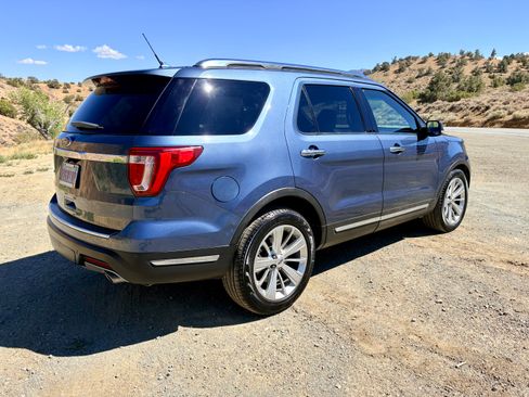 Used 2019 Ford Explorer Limited w/ Class III Trailer Tow Package FWD image 5