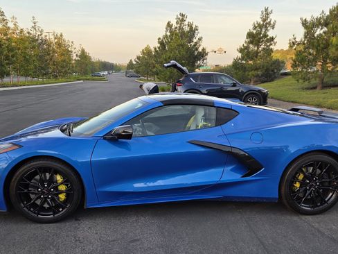 Used 2024 Chevrolet Corvette Stingray Preferred Cpe w/ Z51 Performance Package image 2