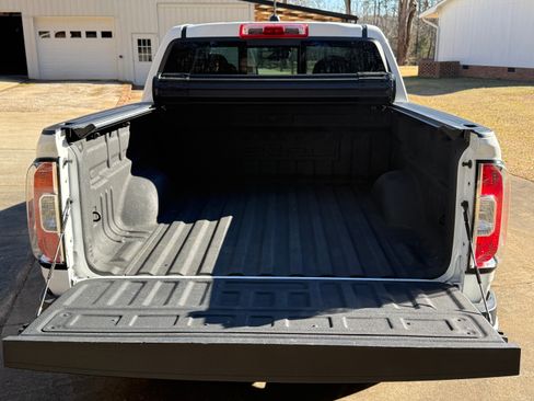 Used 2021 GMC Canyon Denali image 23