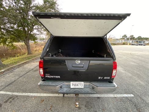 Used 2019 Nissan Frontier SV image 9