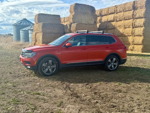 Used 2018 Volkswagen Tiguan SEL Premium image 14