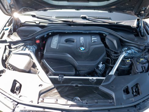 Used 2018 BMW 530i xDrive w/ M Sport Package image 12