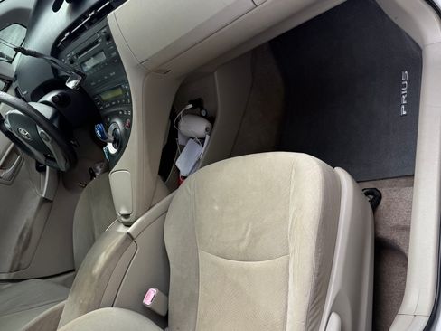 Used 2011 Toyota Prius Three image 9