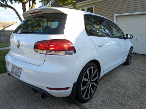 Used 2014 Volkswagen GTI Wolfsburg Edition FWD image 4