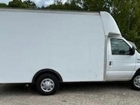 Used 2013 Ford E-350 and Econoline 350 Super Duty RWD image 6