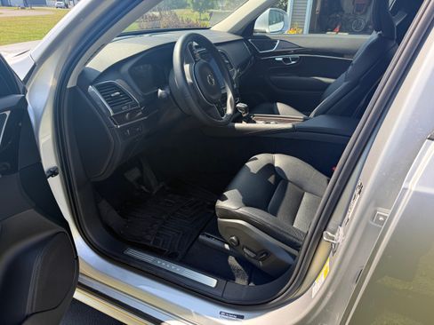 Used 2019 Volvo XC90 T6 Momentum w/ Advanced Package image 9