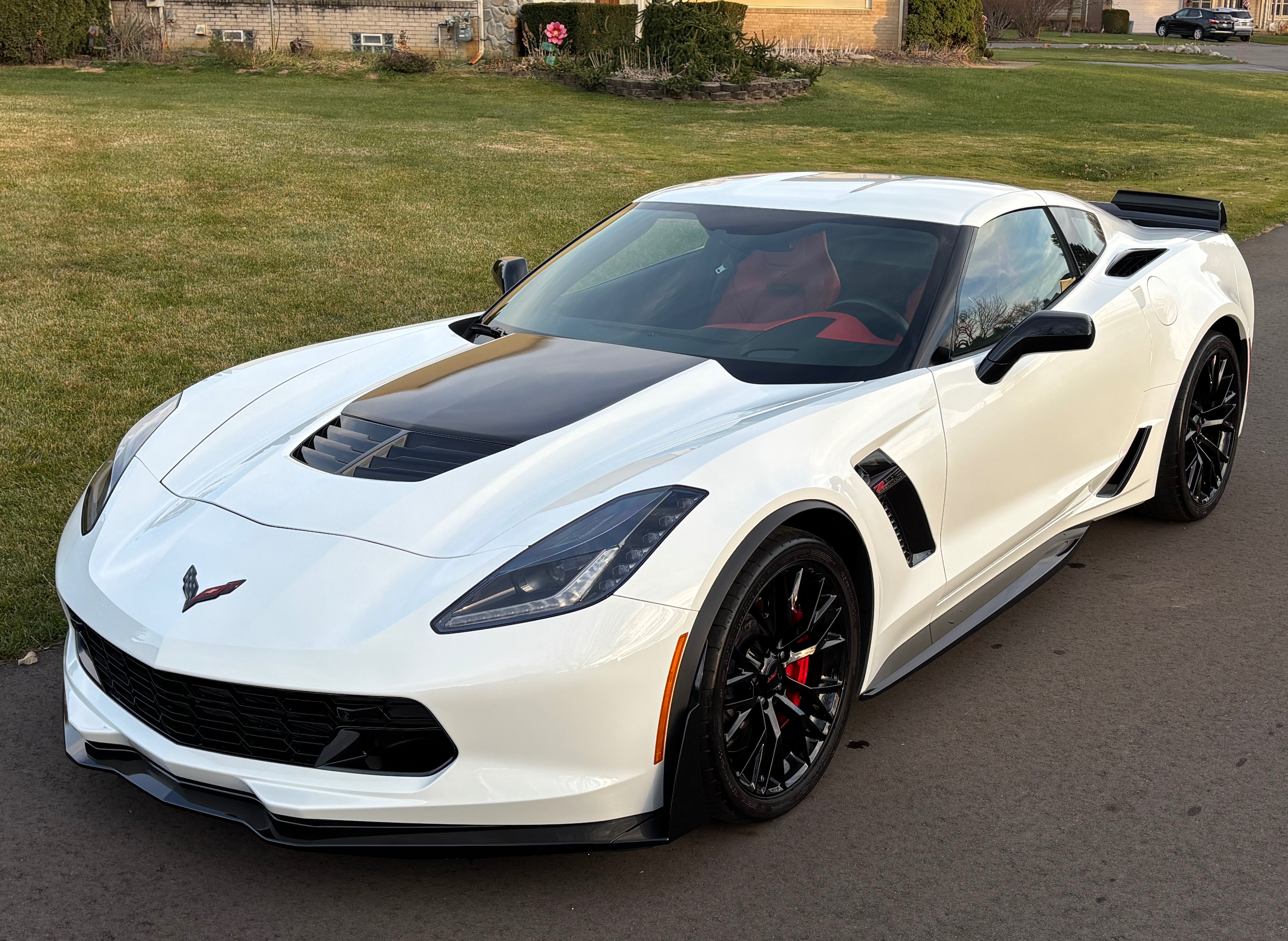 Used 2019 Chevrolet Corvette Z06 RWD image 1