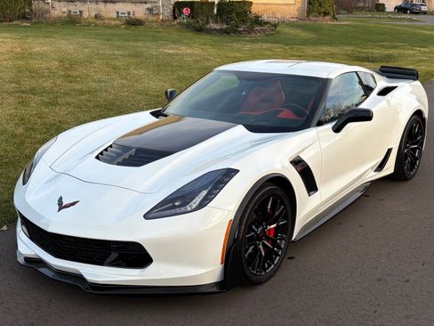 Used 2019 Chevrolet Corvette Z06 image 1