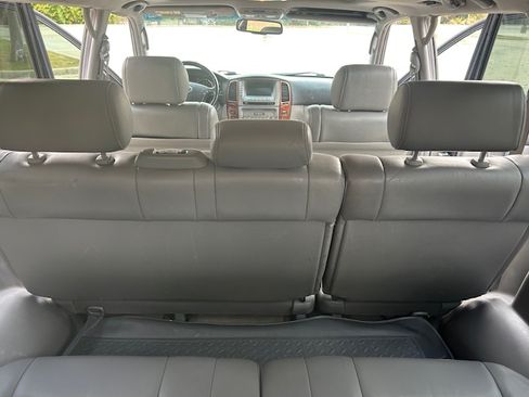 Used 2007 Toyota Land Cruiser image 16