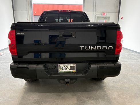 Used 2019 Toyota Tundra Limited w/ Limited Premium Package image 8