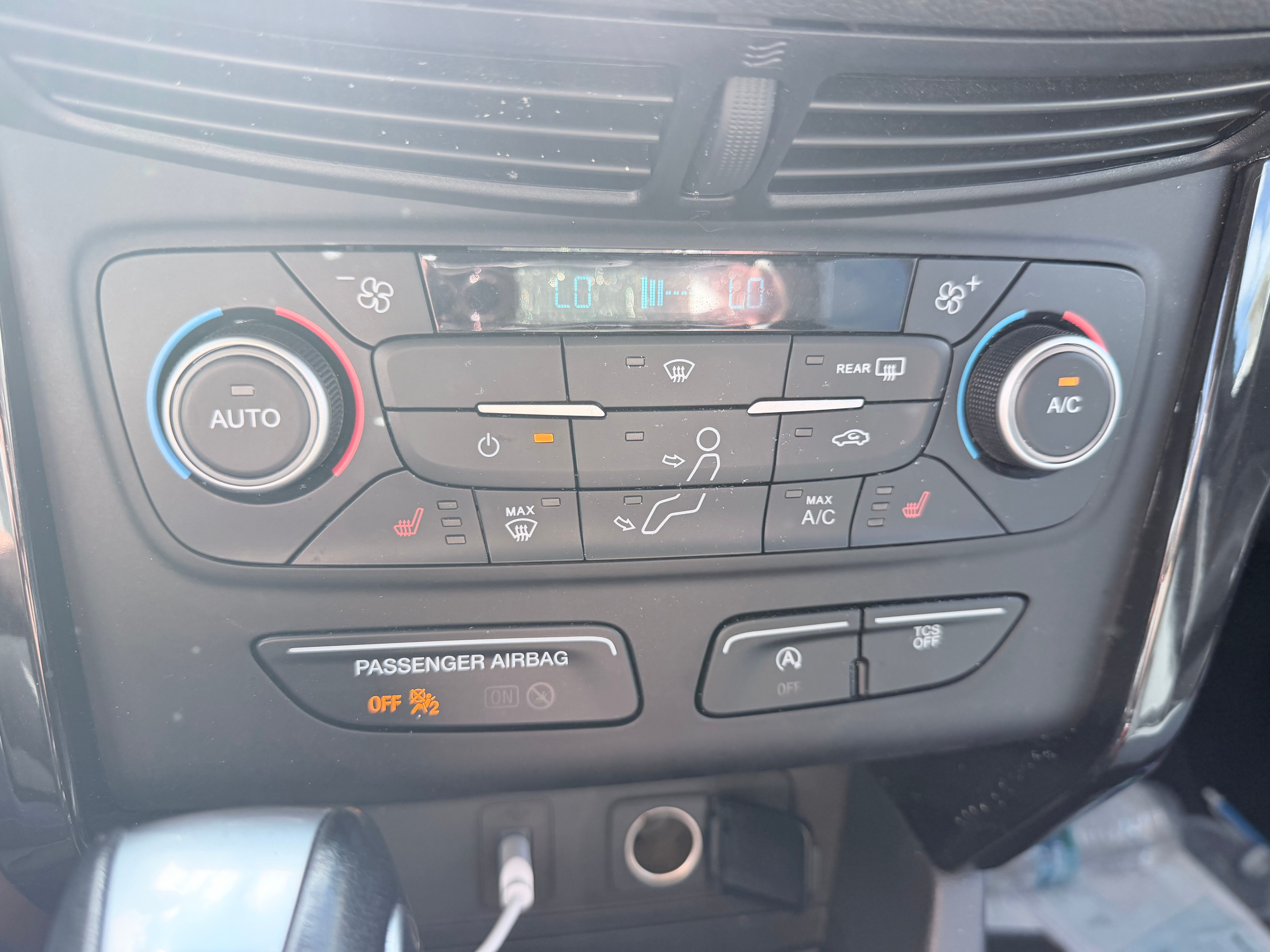 Used 2019 Ford Escape SE FWD image 12