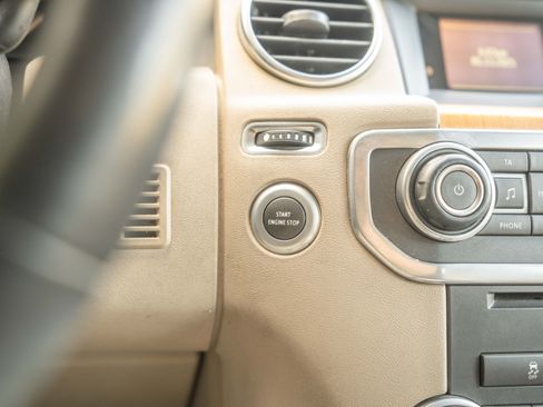 Used 2011 Land Rover LR4 image 16