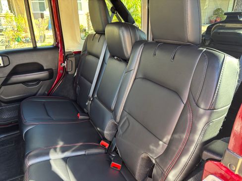 Used 2021 Jeep Wrangler Unlimited Rubicon AWD/4WD image 16