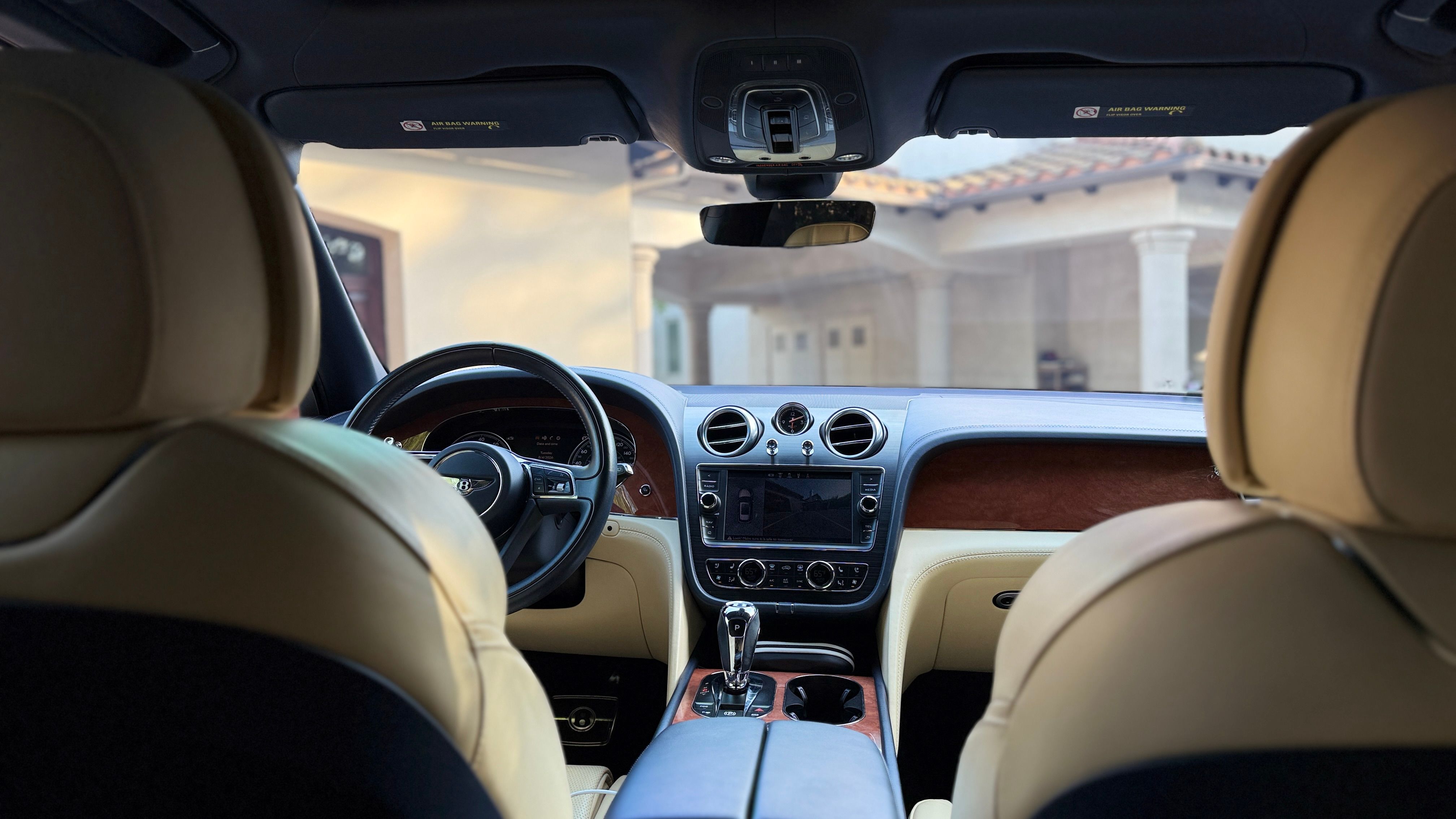 Used 2019 Bentley Bentayga AWD/4WD image 16