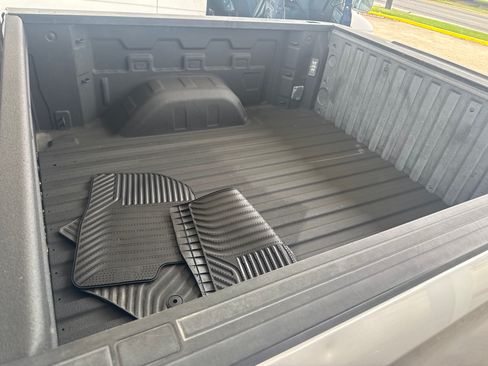 Used 2020 Chevrolet Silverado 1500 LT w/ Texas Edition RWD image 12