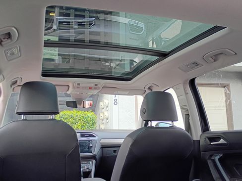 Used 2020 Volkswagen Tiguan SEL image 14