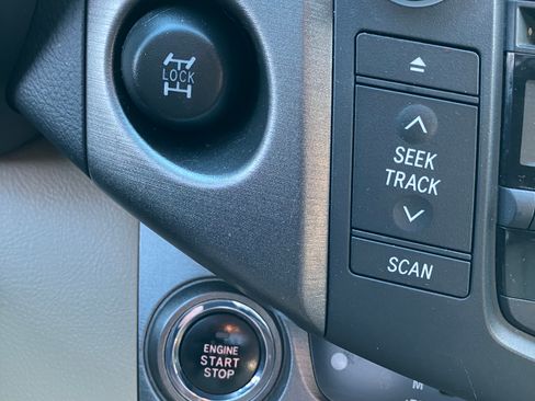 Used 2010 Toyota RAV4 Limited image 25