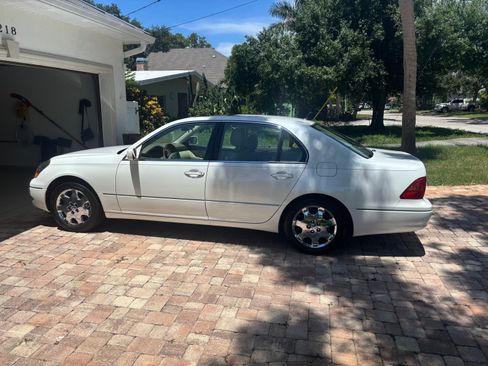 Used 2001 Lexus LS 430 image 1