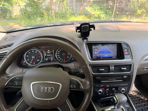 Used 2017 Audi Q5 2.0T Premium Plus w/ Technology Package AWD/4WD image 10
