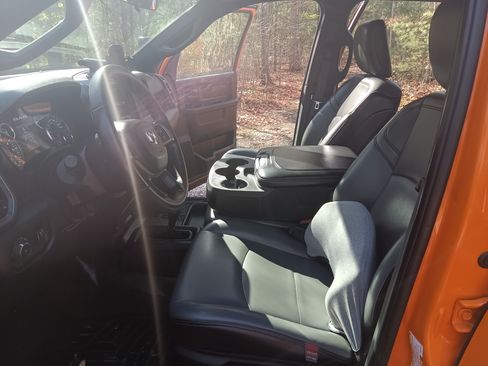 Used 2021 RAM 2500 Tradesman w/ Chrome Appearance Group image 14