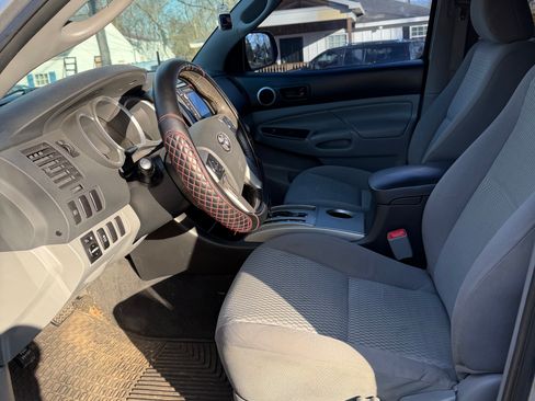 Used 2015 Toyota Tacoma PreRunner w/ SR5 Package RWD image 6