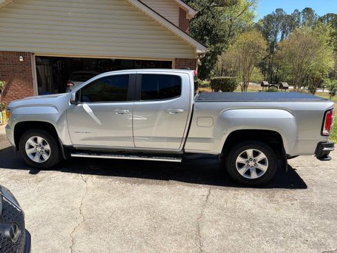 Used 2017 GMC Canyon SLE w/ Trailering Package image 9