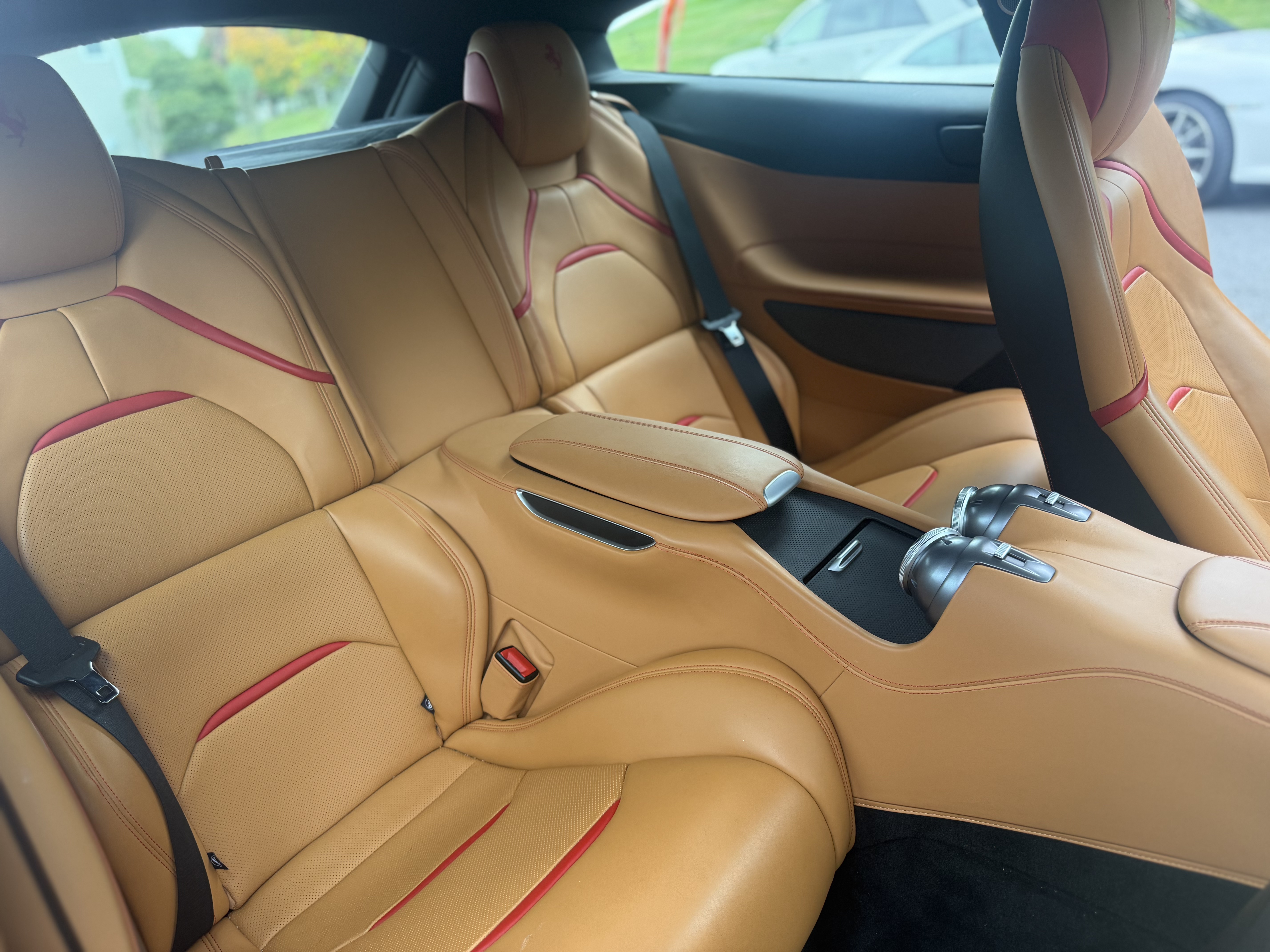 Used 2019 Ferrari GTC4Lusso T RWD image 13