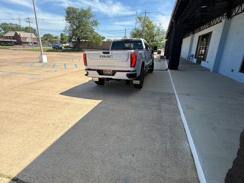 Used 2025 GMC Sierra 3500 Denali Ultimate image 14