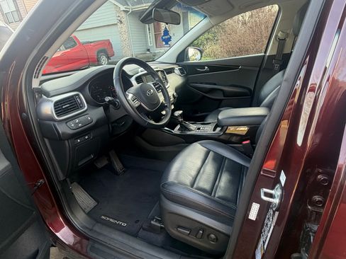 Used 2020 Kia Sorento EX image 28