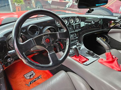 Used 1994 Dodge Viper RT/10 image 14