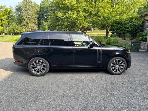 Used 2023 Land Rover Range Rover Long Wheelbase Autobiography AWD/4WD image 5