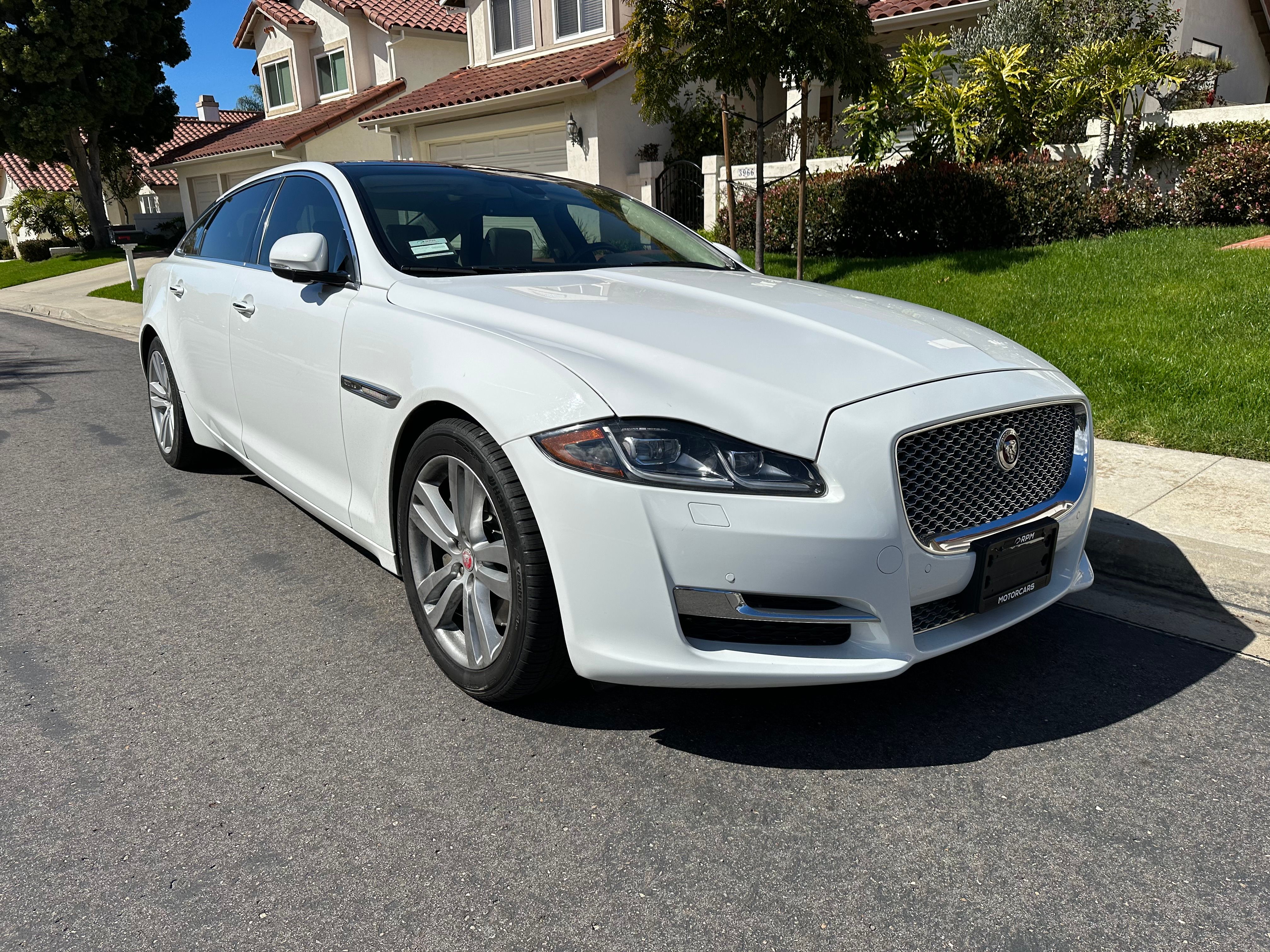 Used 2016 Jaguar XJ L Portfolio RWD image 6