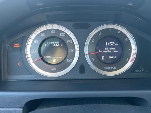 Used 2010 Volvo XC70 T6 image 6