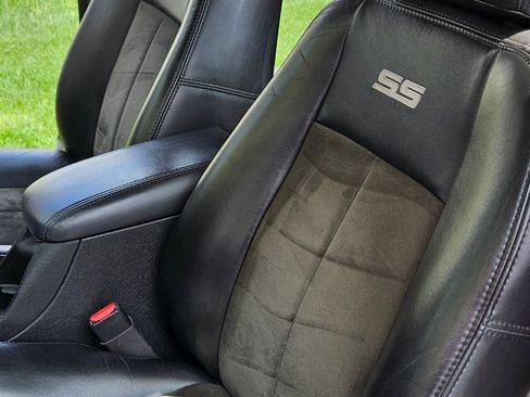 Used 2008 Chevrolet TrailBlazer SS w/ Sun And 6-Disc Cd Package image 28