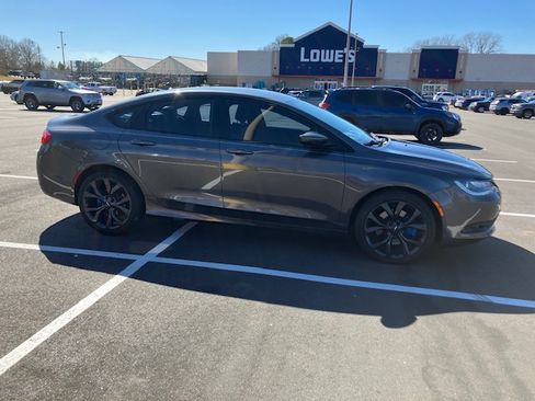 Used 2015 Chrysler 200 S w/ Navigation & Sound Group I image 2