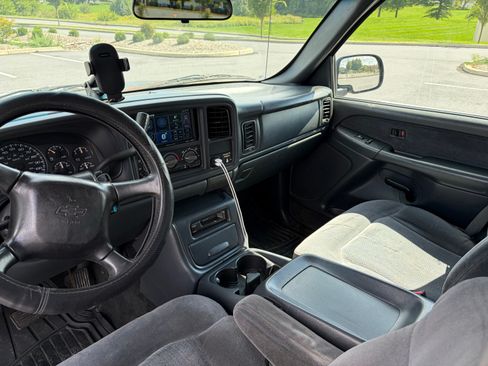 Used 2001 Chevrolet Silverado 1500 LS w/ Firm Ride Suspension Pkg AWD/4WD image 8