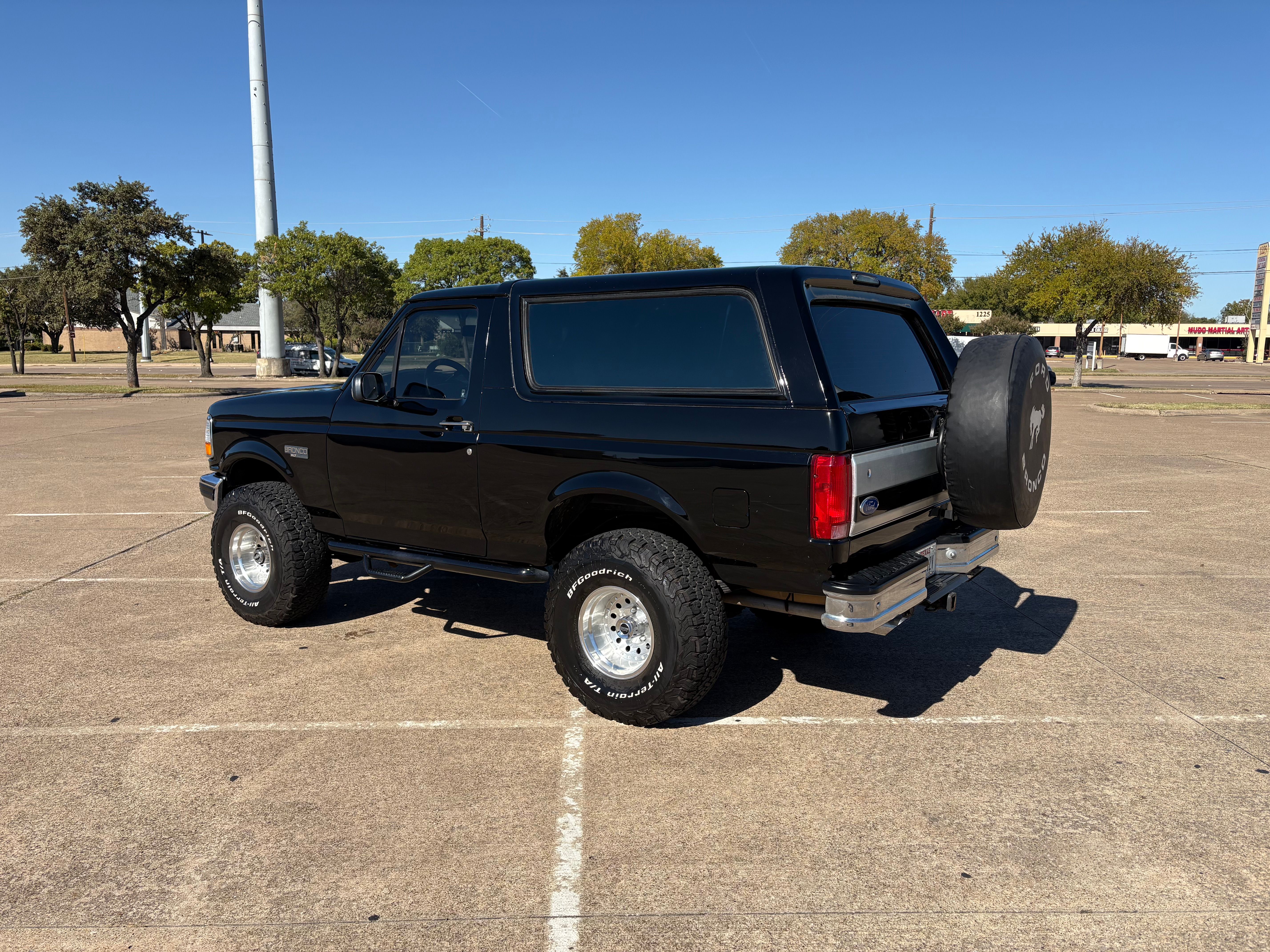 Used 1994 Ford Bronco AWD/4WD image 2