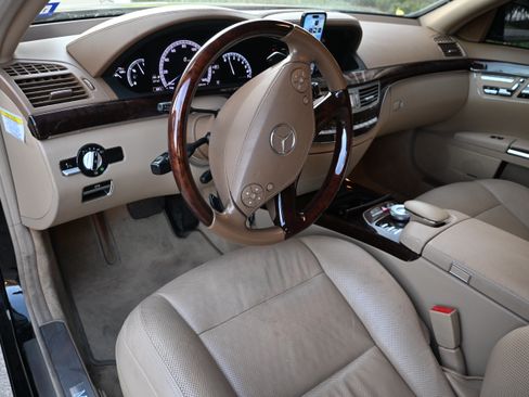 Used 2013 Mercedes-Benz S 550 image 25