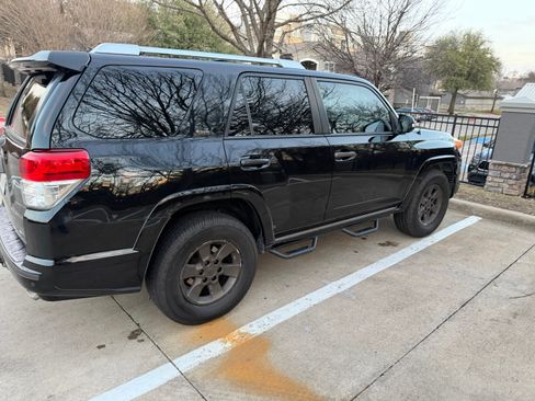 Used 2011 Toyota 4Runner SR5 image 5
