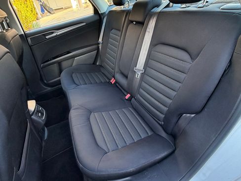 Used 2015 Ford Fusion SE FWD image 10