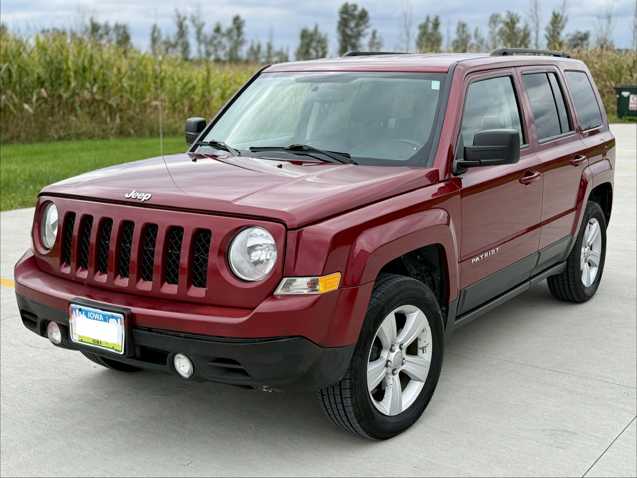 Used 2016 Jeep Patriot Latitude AWD/4WD image 9