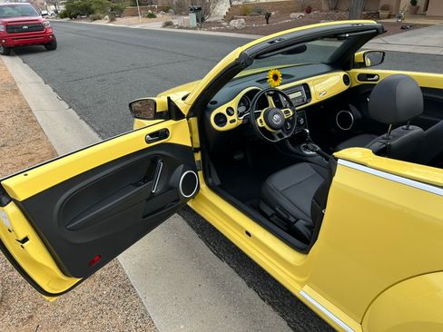 Used 2015 Volkswagen Beetle 1.8T image 10