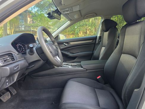 Used 2019 Honda Accord LX image 10