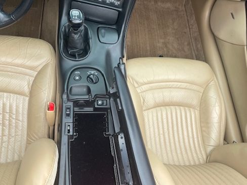 Used 2000 Chevrolet Corvette Convertible w/ Memory Pkg image 32