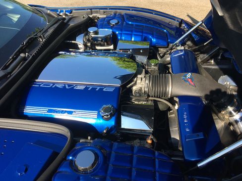Used 2002 Chevrolet Corvette Coupe w/ Preferred Equipment Group2 RWD image 17