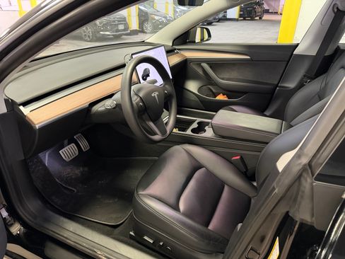 Used 2021 Tesla Model 3 Performance image 15