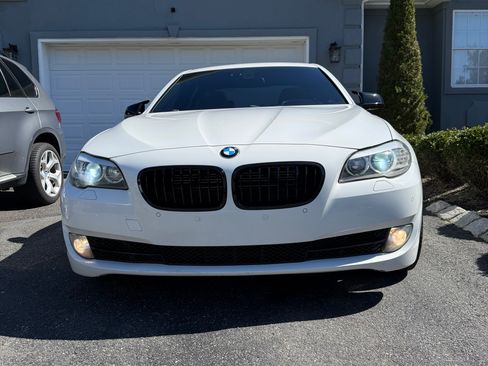 Used 2012 BMW 550i xDrive Sedan image 2