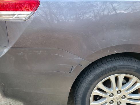 Used 2011 Toyota Sienna XLE w/ XLE Navigation Pkg image 16